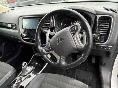 Mitsubishi OUTLANDER PHEV