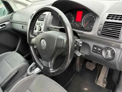 Volkswagen GOLF TOURAN