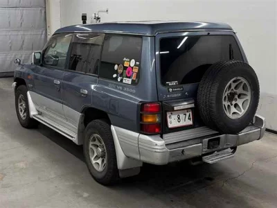 Mitsubishi PAJERO