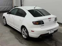 Mazda AXELA лот № 90190 оценка 3.5  с аукциона в Японии 1