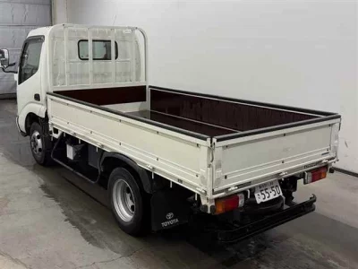Toyota DYNA  с аукциона в Японии