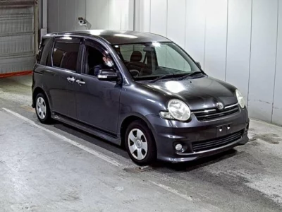 Toyota SIENTA  с аукциона в Японии