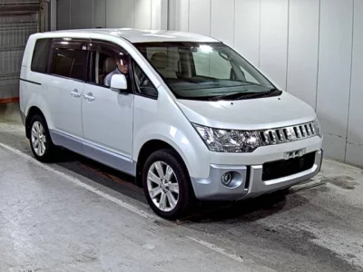 Mitsubishi DELICA D5  с аукциона в Японии