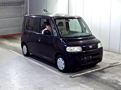 Daihatsu TANTO  с аукциона в Японии