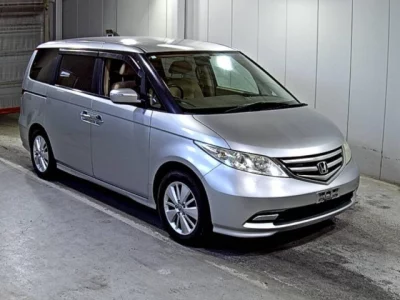 Honda ELYSION  с аукциона в Японии