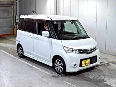 Nissan ROOX  с аукциона в Японии