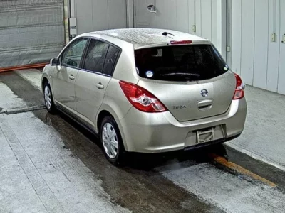 Nissan TIIDA