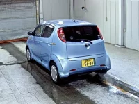 Subaru R2 лот № 8212 оценка 3  с аукциона в Японии 1