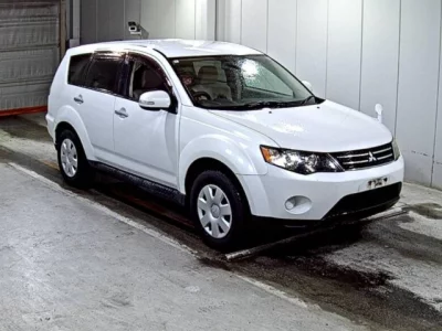 Mitsubishi OUTLANDER  с аукциона в Японии
