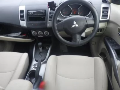 Mitsubishi OUTLANDER  с аукциона в Японии