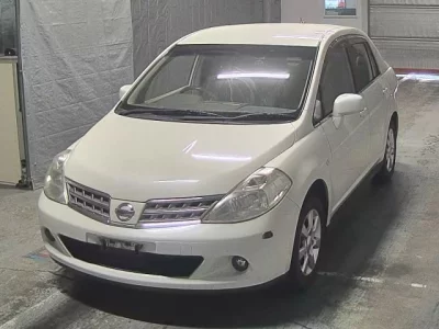 Nissan TIIDA LATIO  с аукциона в Японии