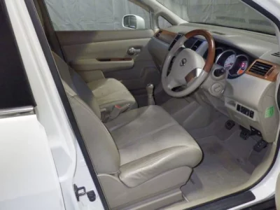 Nissan TIIDA LATIO  с аукциона в Японии