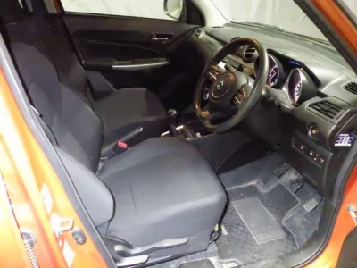 Suzuki SWIFT  с аукциона в Японии