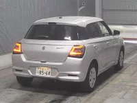 Suzuki SWIFT лот № 1050 оценка 5  с аукциона в Японии 1