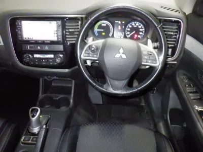 Mitsubishi OUTLANDER PHEV