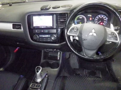 Mitsubishi OUTLANDER PHEV