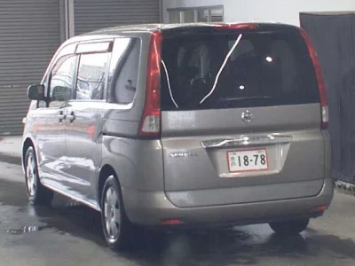 Nissan SERENA  с аукциона в Японии