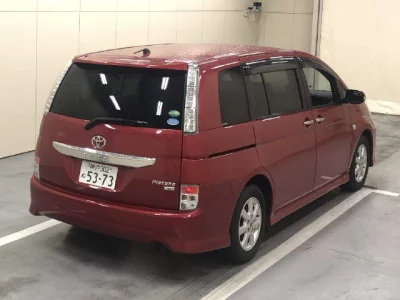 Toyota ISIS