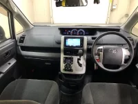 Toyota VOXY лот № 3008 оценка R  с аукциона в Японии 4