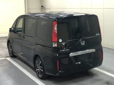 Honda STEP WAGON  с аукциона в Японии