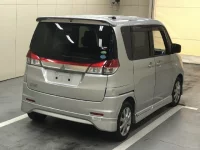 Mitsubishi DELICA D2 лот № 1089 оценка 4  с аукциона в Японии 3