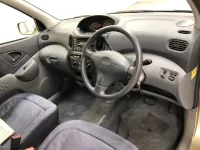 Toyota FUNCARGO лот № 3717 оценка 3.5  с аукциона в Японии 5