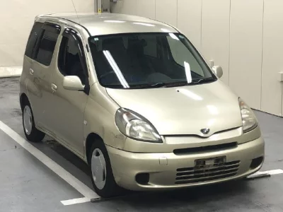 Toyota FUNCARGO  с аукциона в Японии