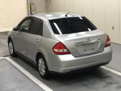 Nissan TIIDA LATIO  с аукциона в Японии