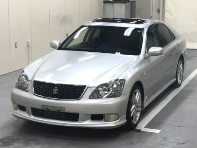 Toyota CROWN  с аукциона в Японии