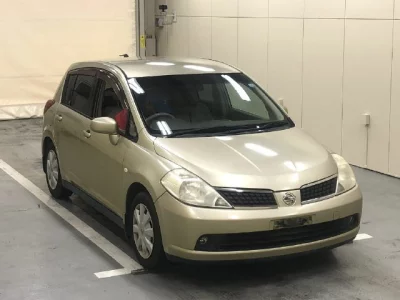 Nissan TIIDA  с аукциона в Японии