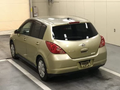 Nissan TIIDA  с аукциона в Японии