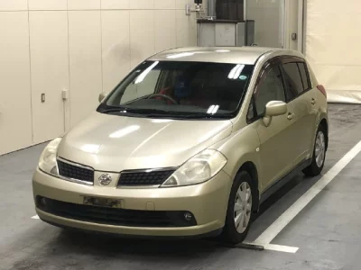 Nissan TIIDA  с аукциона в Японии