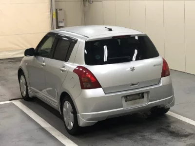 Suzuki SWIFT  с аукциона в Японии