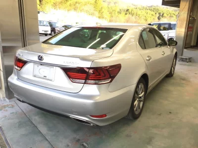 Lexus LS