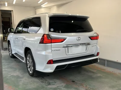 Lexus LX