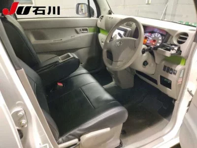 Toyota Pixis Space