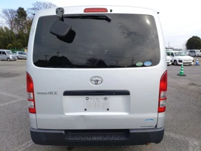 Toyota REGIUS ACE VAN