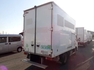 Toyota DYNA  с аукциона в Японии