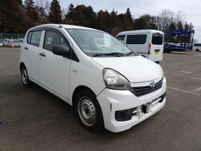 Toyota PIXIS EPOCH  с аукциона в Японии