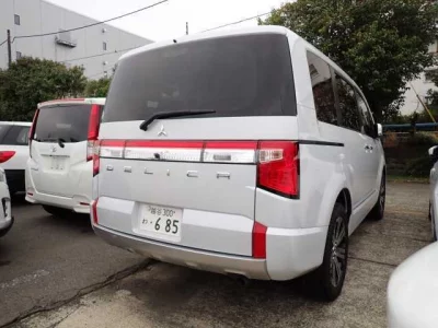 Mitsubishi DELICA D5