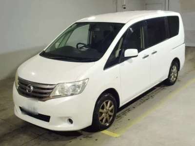 Nissan SERENA  с аукциона в Японии