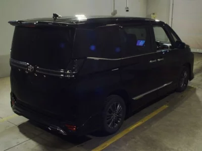 Toyota VOXY  с аукциона в Японии