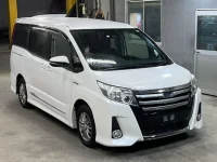 Toyota NOAH лот № 688 оценка 3.5  с аукциона в Японии 3