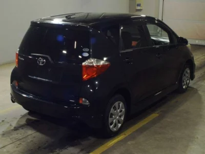 Toyota RACTIS  с аукциона в Японии