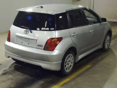 Toyota IST