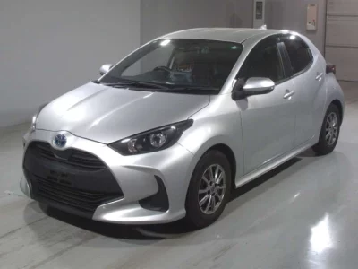 Toyota YARIS  с аукциона в Японии