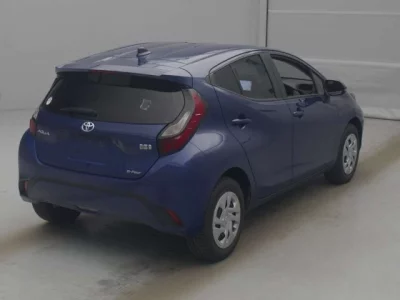 Toyota AQUA  с аукциона в Японии