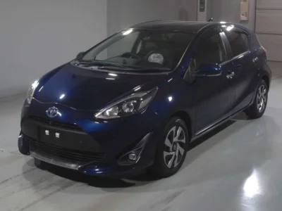 Toyota YARIS  с аукциона в Японии