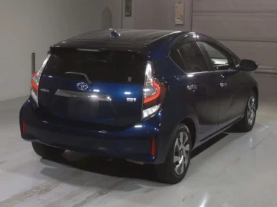 Toyota YARIS  с аукциона в Японии