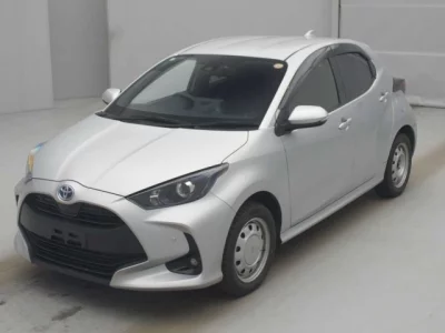 Toyota YARIS  с аукциона в Японии